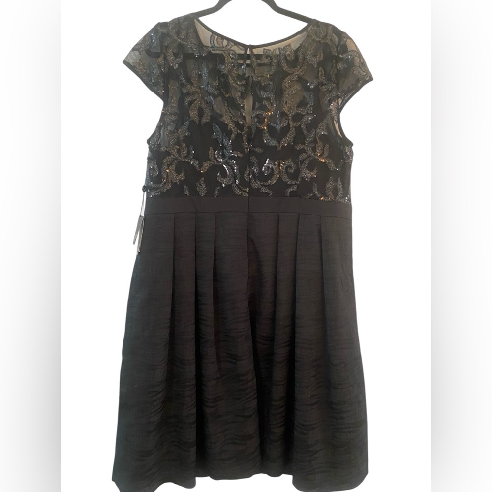 Adrianna Papell Black Baroque Illusions Fit & Flare Glam Dress Size 16 NWT